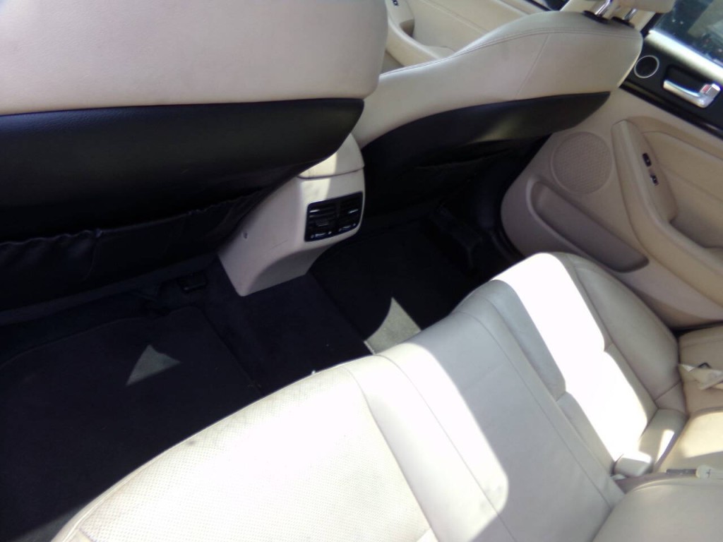 2015 Kia Cadenza Image 18