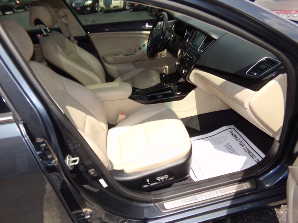 2015 Kia Cadenza Image 29