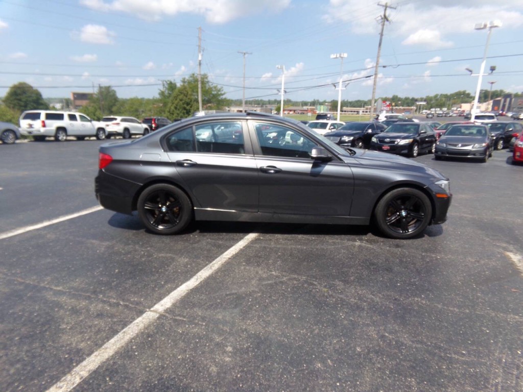 2013 BMW 3 Series Image 7