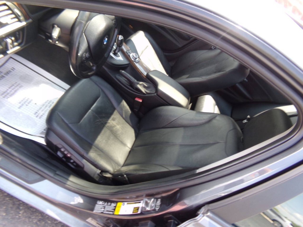 2013 BMW 3 Series Image 13