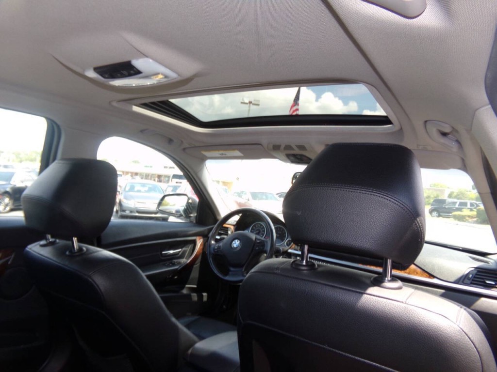 2013 BMW 3 Series Image 28