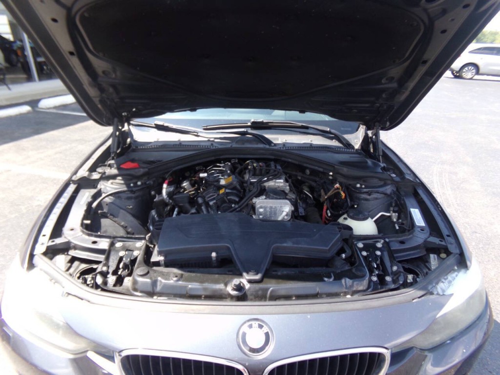 2013 BMW 3 Series Image 35