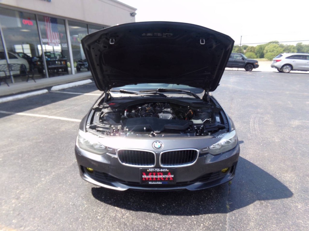 2013 BMW 3 Series Image 36