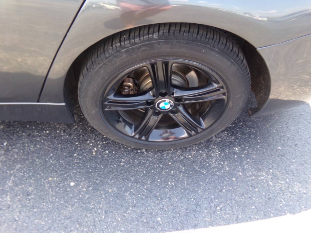 2013 BMW 3 Series Image 40