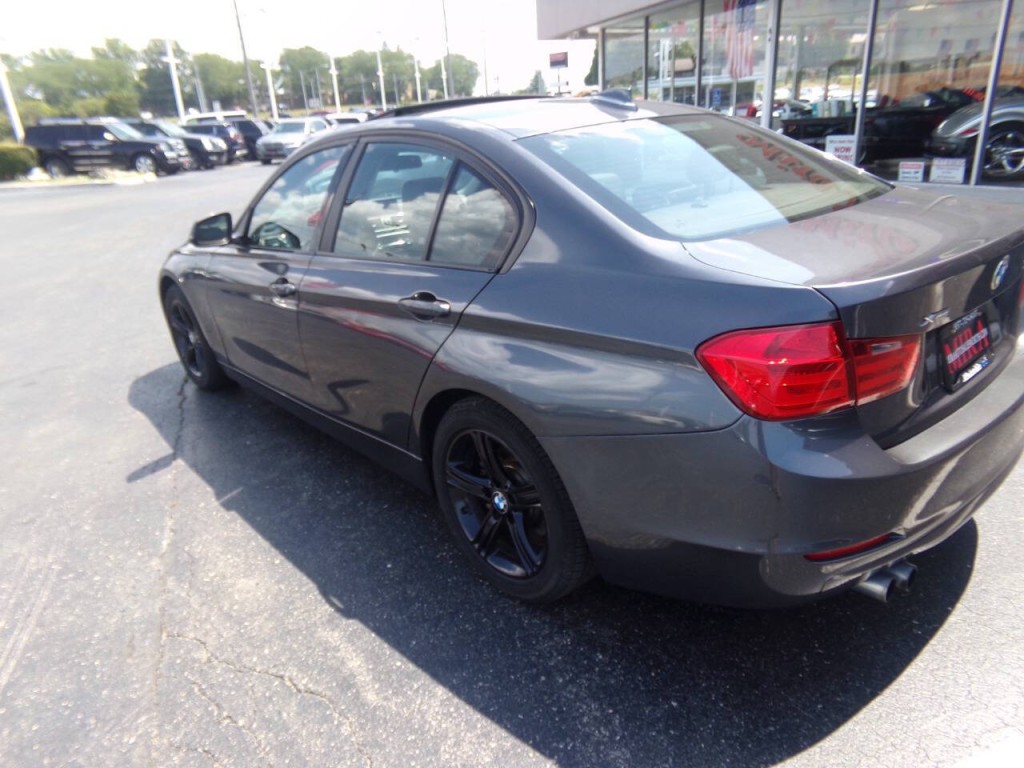 2013 BMW 3 Series Image 41