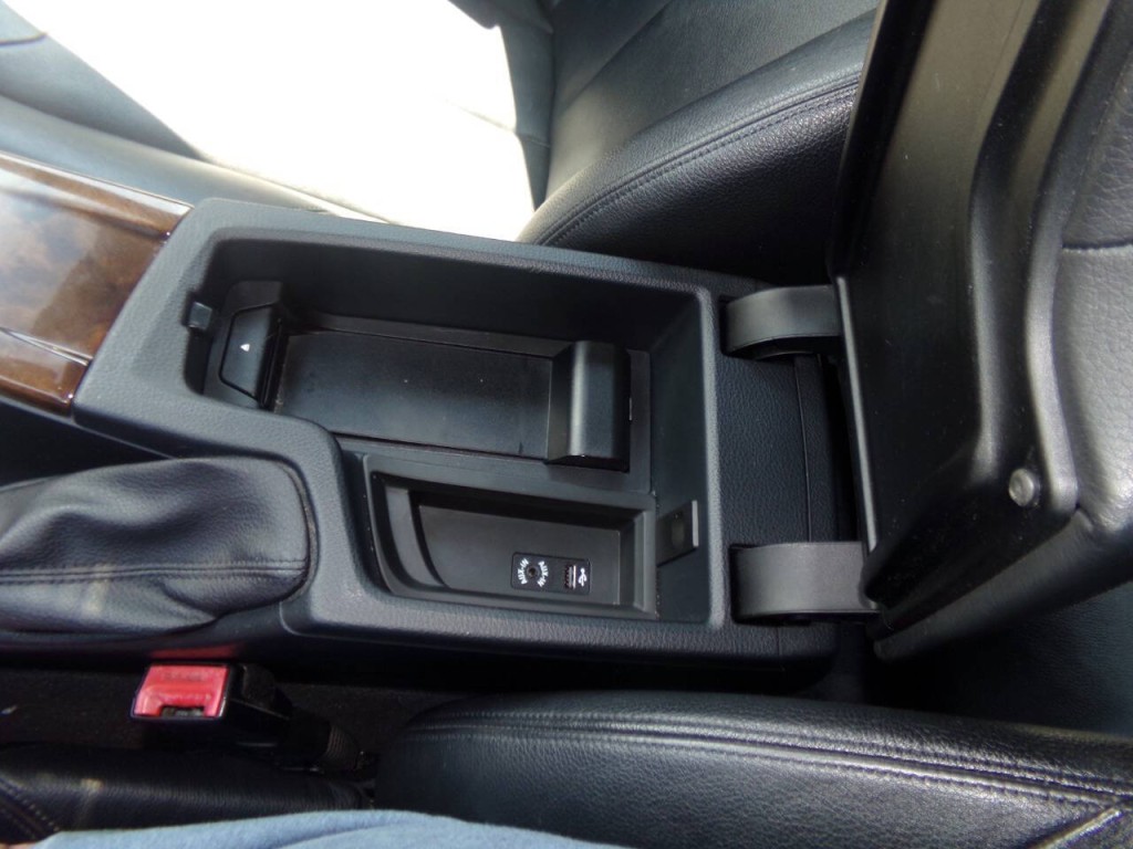 2013 BMW 3 Series Image 62