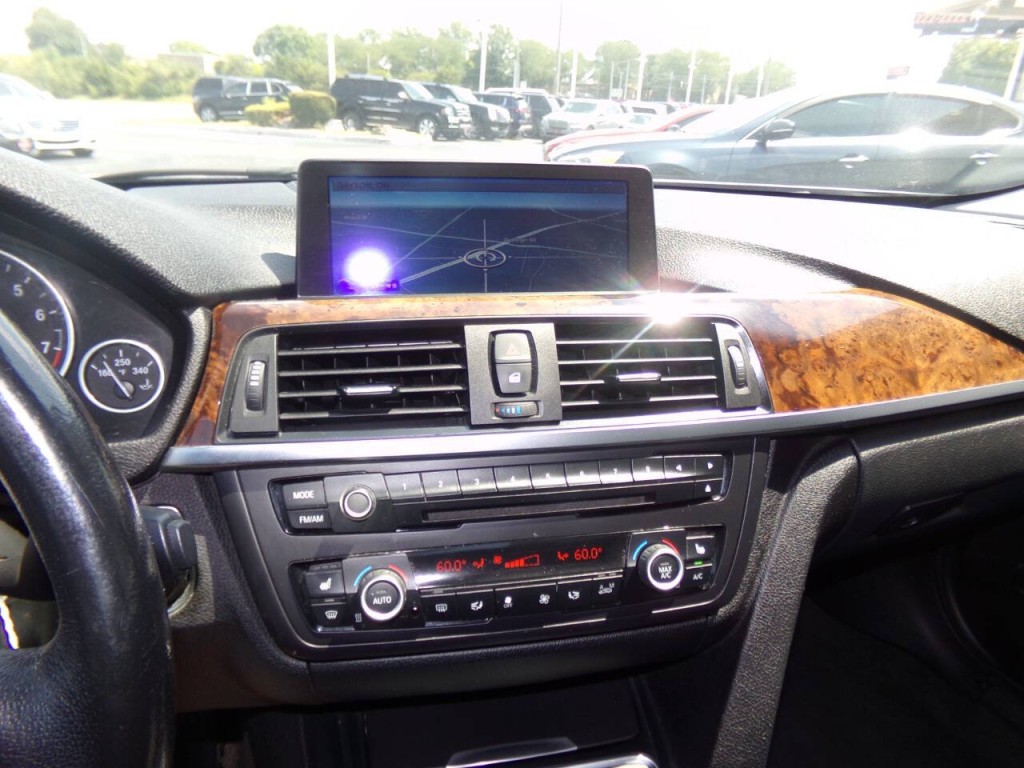 2013 BMW 3 Series Image 65