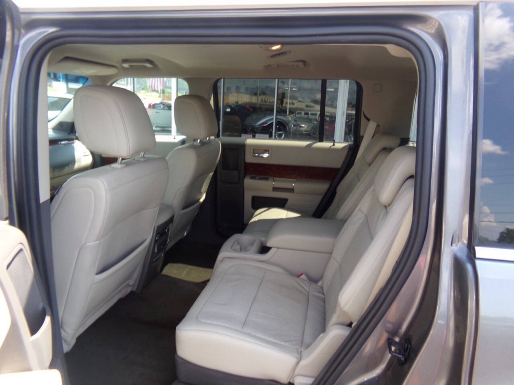 2010 Ford Flex Image 14