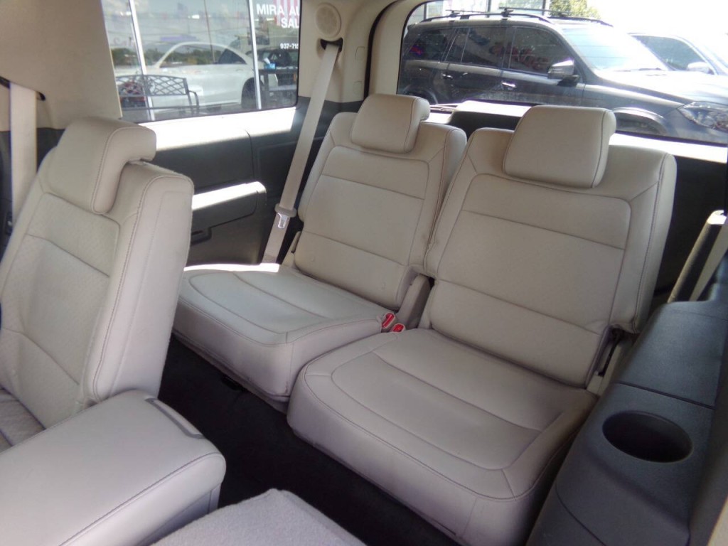 2010 Ford Flex Image 16