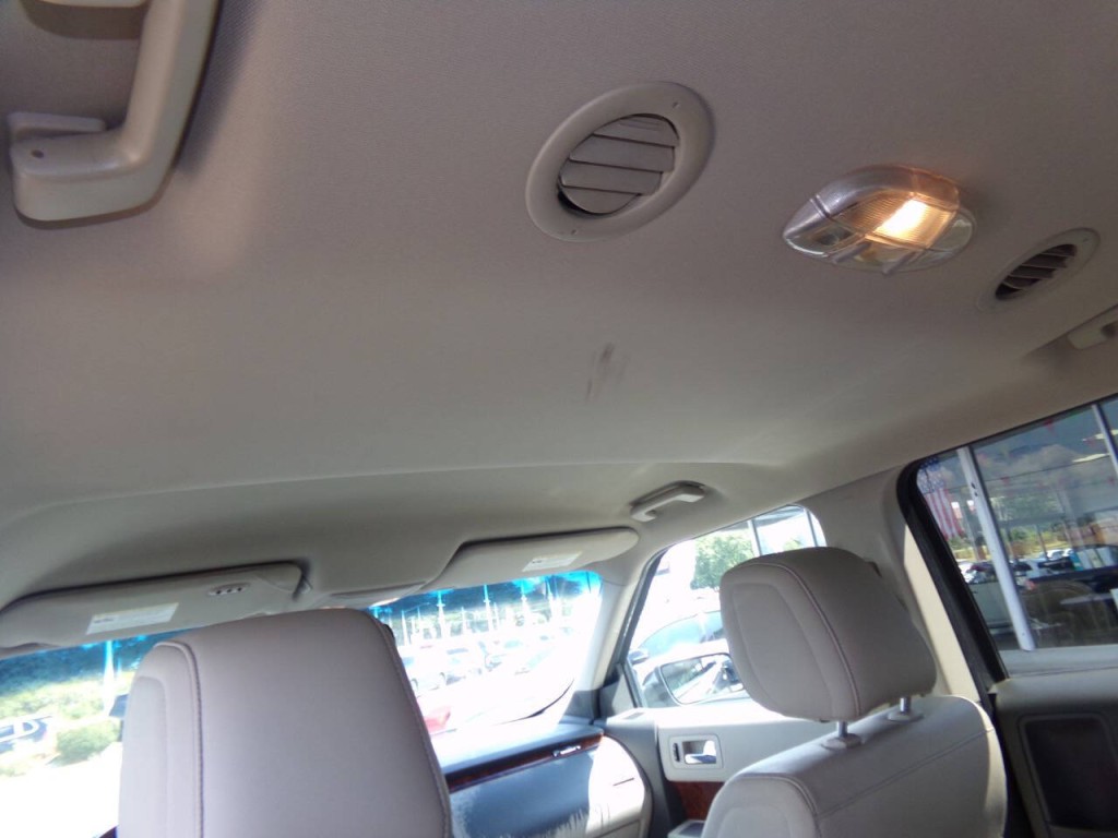 2010 Ford Flex Image 20