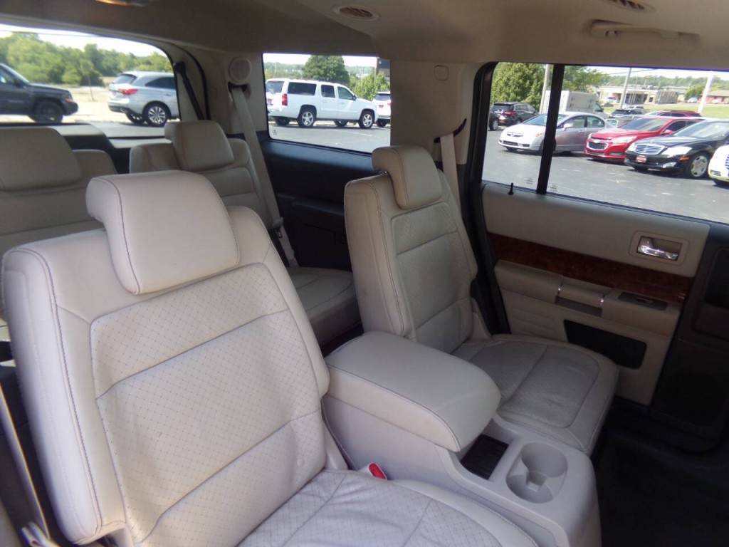 2010 Ford Flex Image 30
