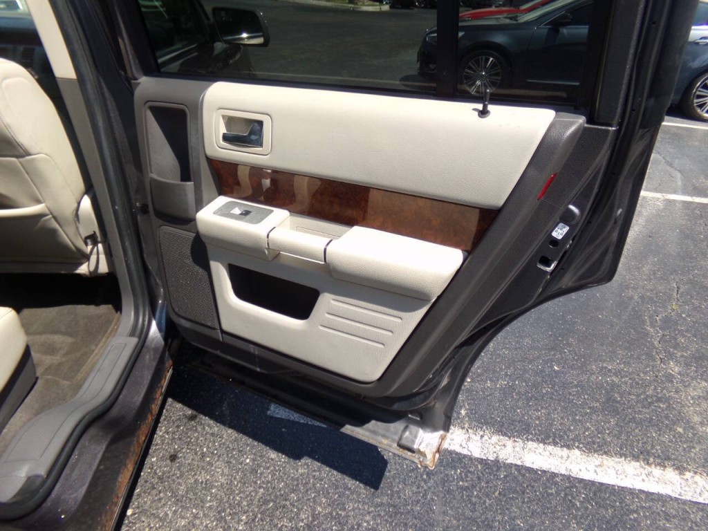 2010 Ford Flex Image 32