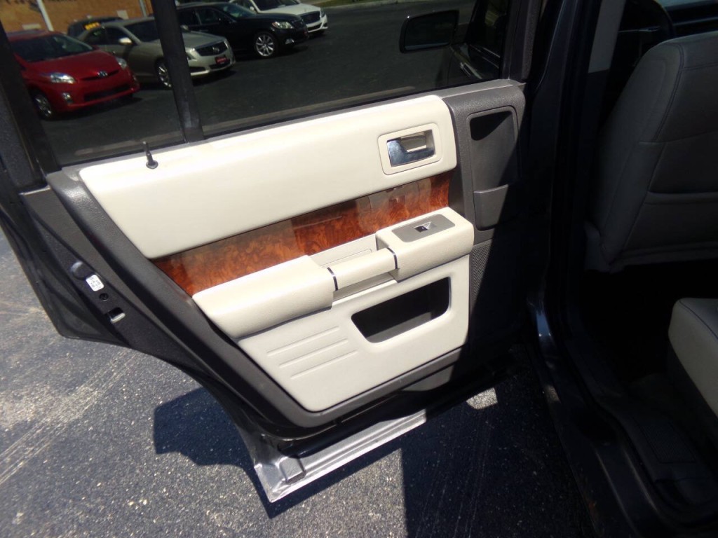 2010 Ford Flex Image 21