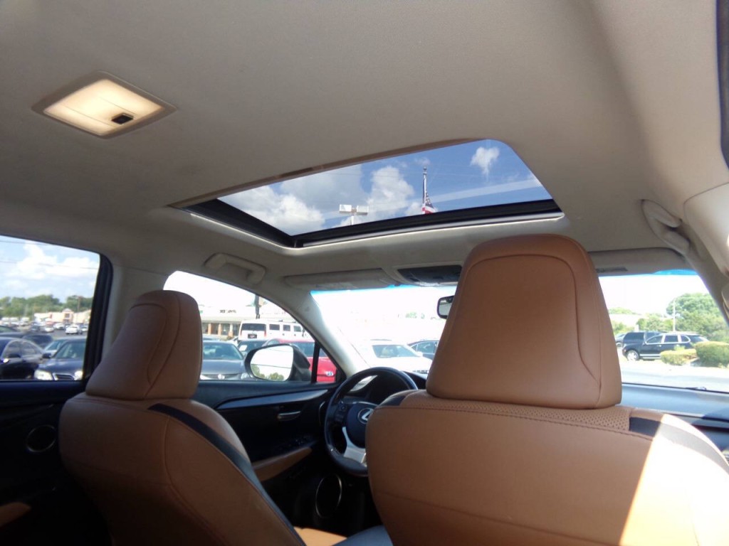2015 Lexus NX 200t Image 28