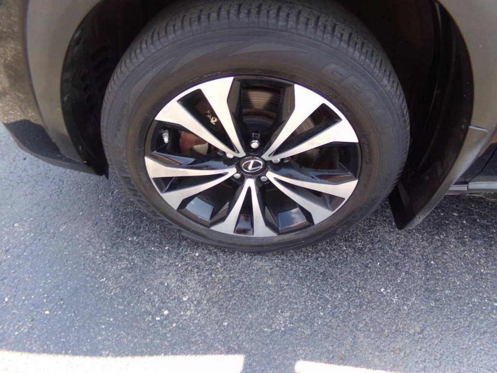 2015 Lexus NX 200t Image 39