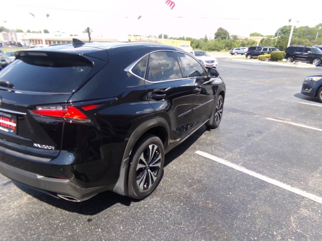 2015 Lexus NX 200t Image 44