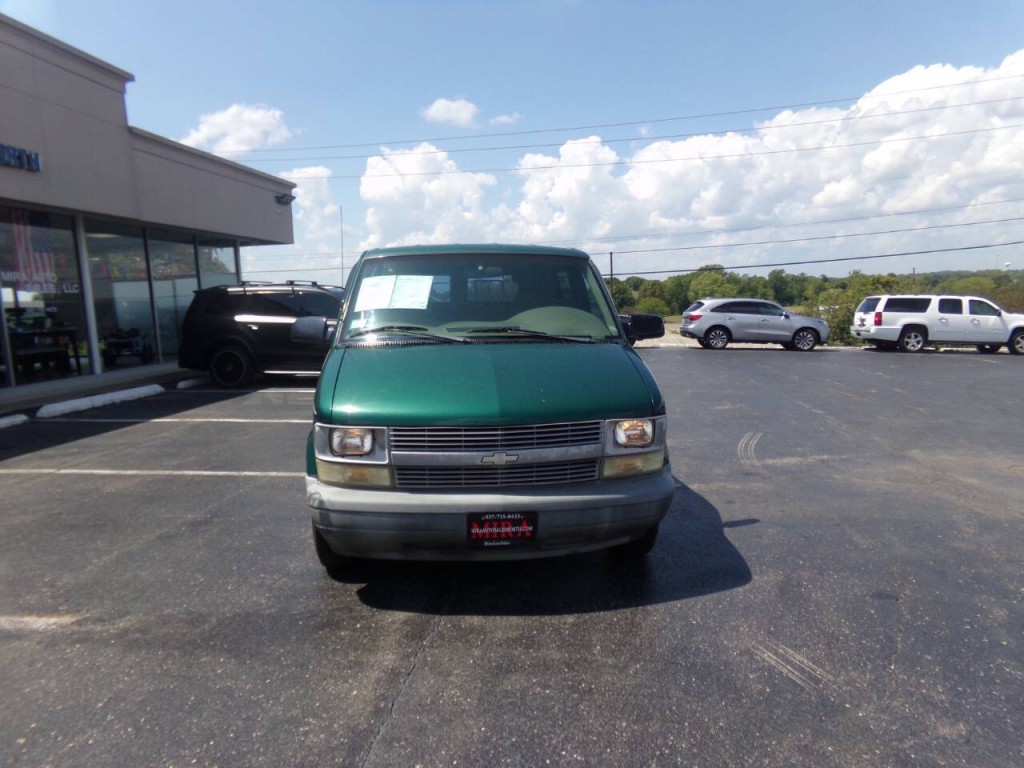 1998 Chevrolet Astro Image 4