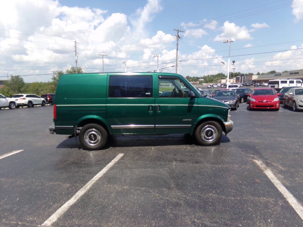 1998 Chevrolet Astro Image 6