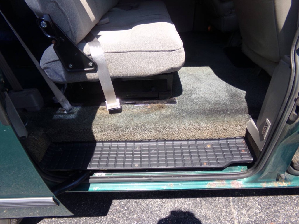 1998 Chevrolet Astro Image 24