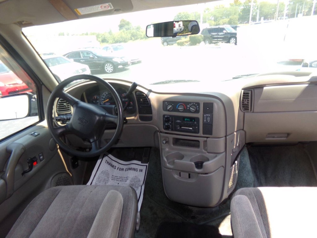 1998 Chevrolet Astro Image 25