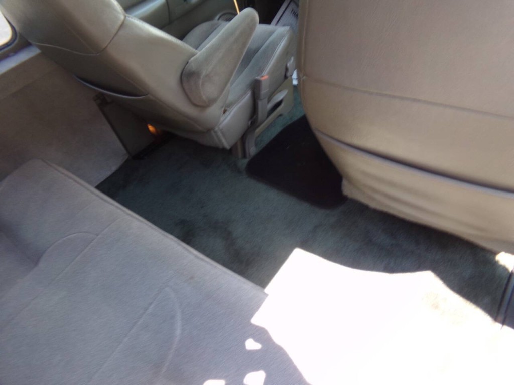 1998 Chevrolet Astro Image 26