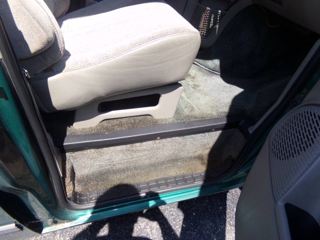 1998 Chevrolet Astro Image 29