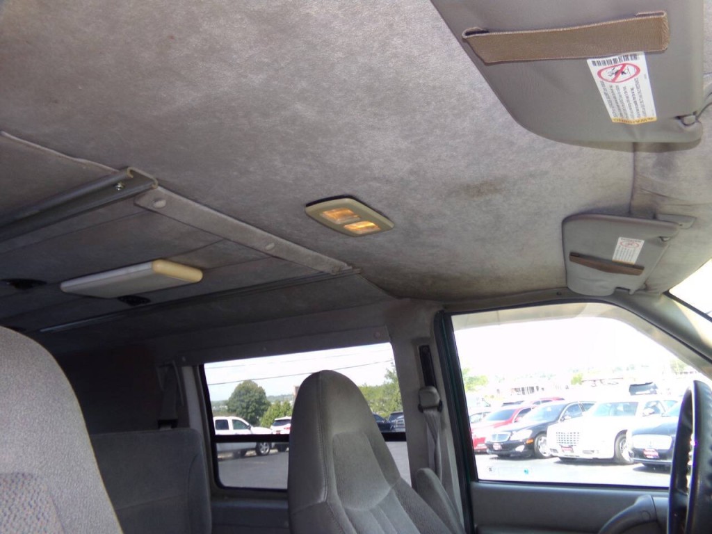 1998 Chevrolet Astro Image 31