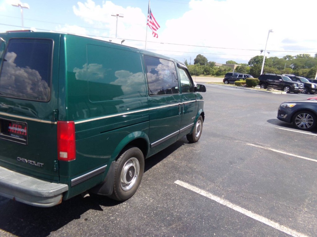 1998 Chevrolet Astro Image 48