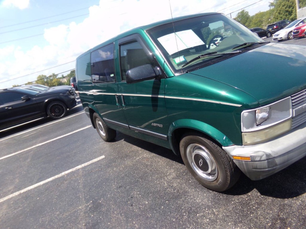 1998 Chevrolet Astro Image 52
