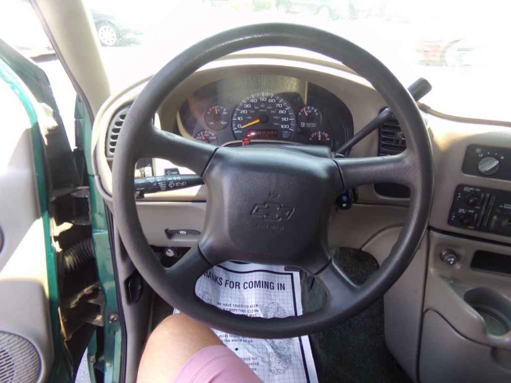 1998 Chevrolet Astro Image 58