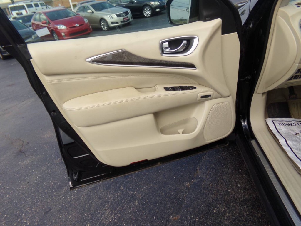2013 INFINITI JX35 Image 12