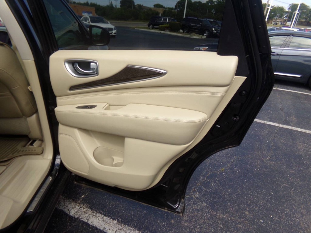 2013 INFINITI JX35 Image 30