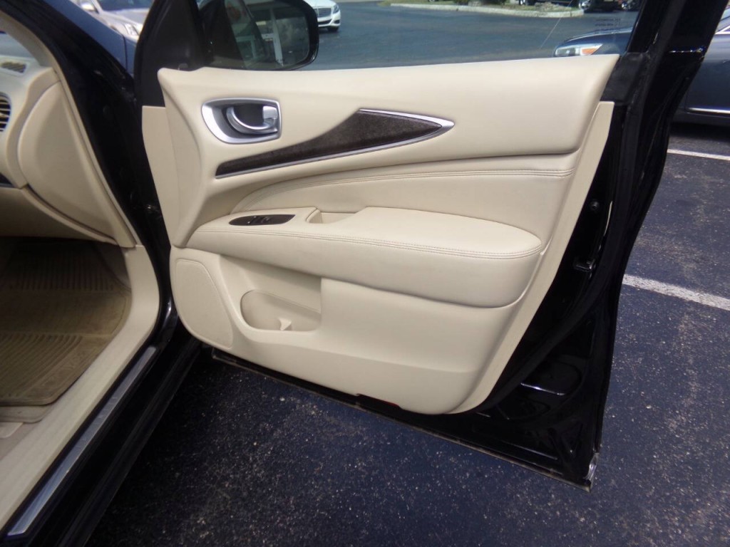 2013 INFINITI JX35 Image 33