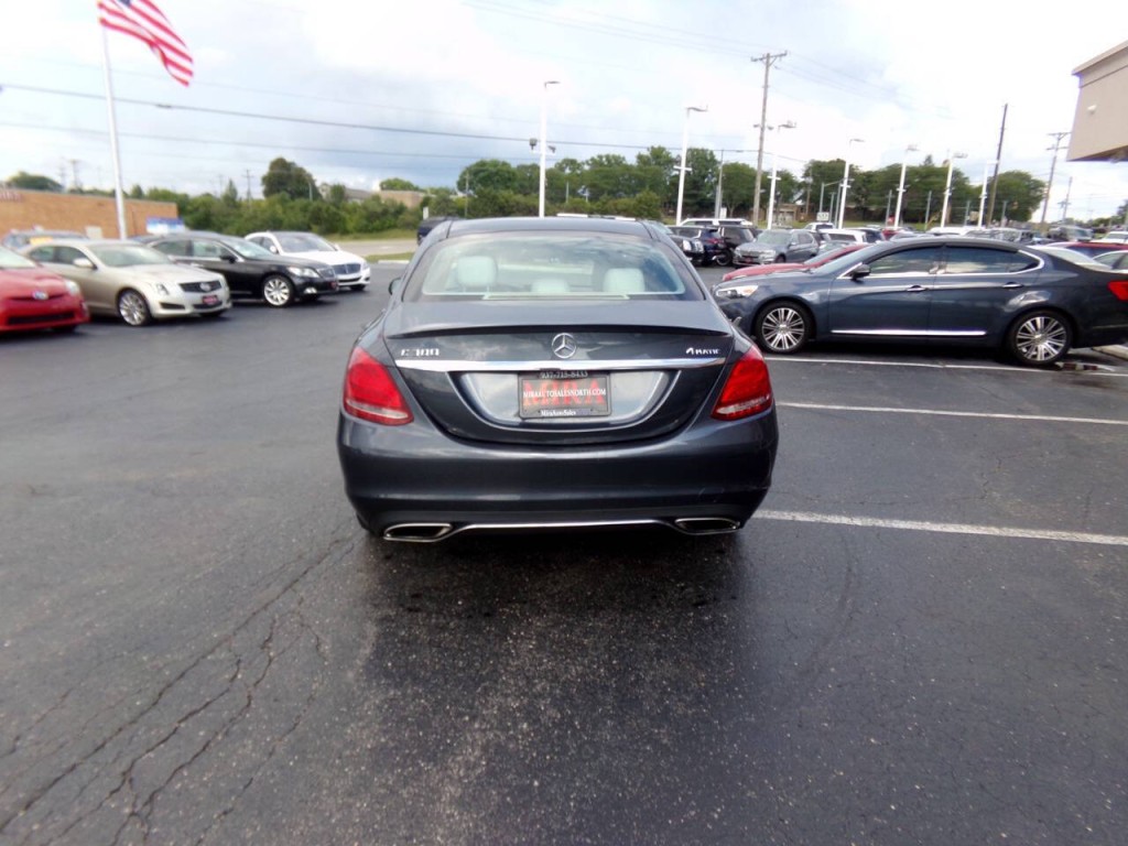 2016 Mercedes-Benz C-Class Image 7