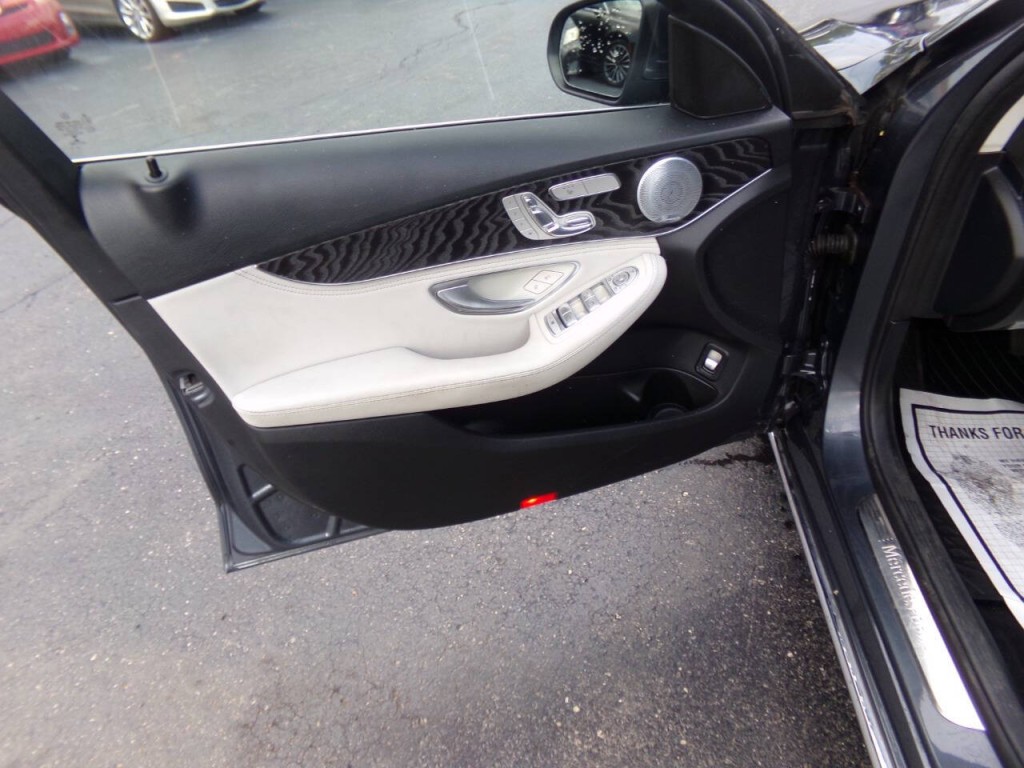 2016 Mercedes-Benz C-Class Image 13