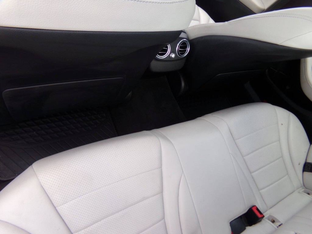2016 Mercedes-Benz C-Class Image 16