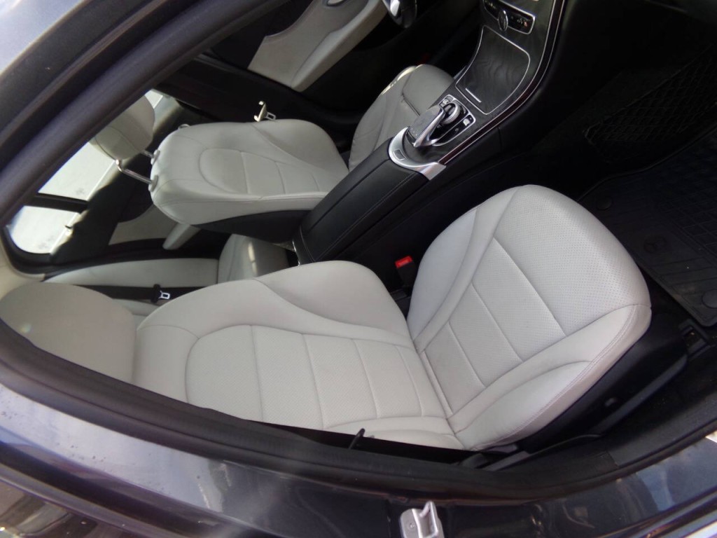 2016 Mercedes-Benz C-Class Image 30