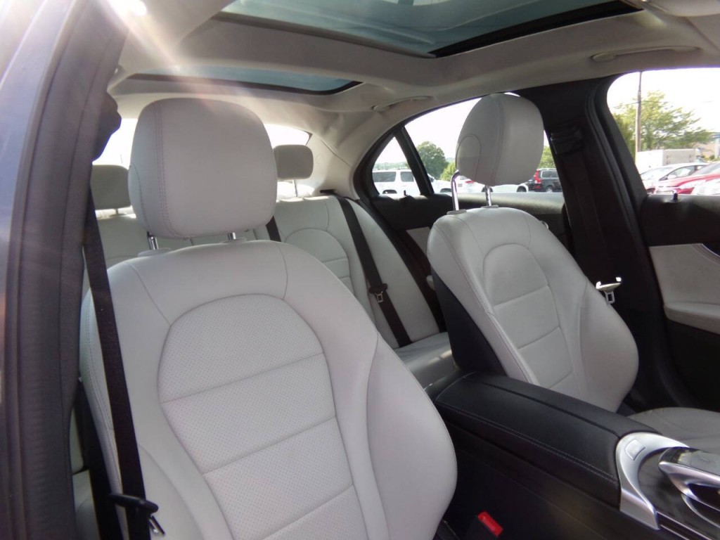 2016 Mercedes-Benz C-Class Image 31