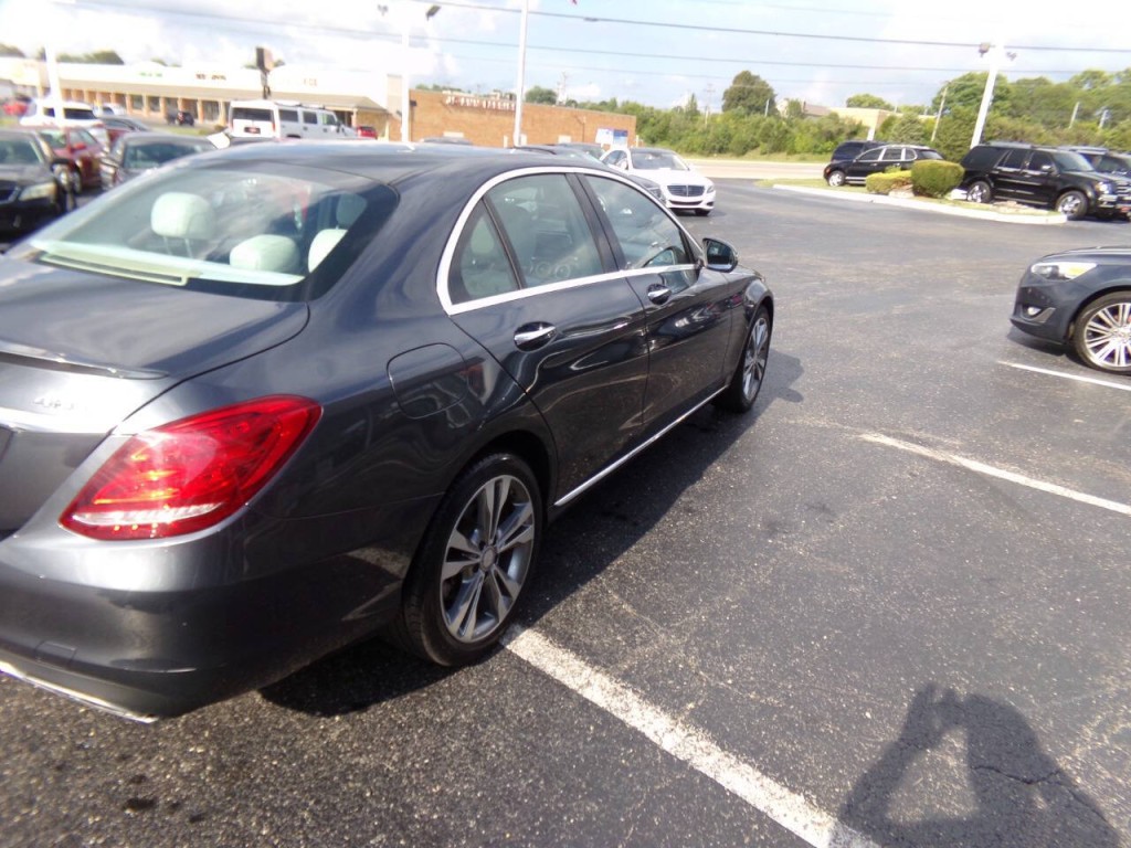 2016 Mercedes-Benz C-Class Image 43