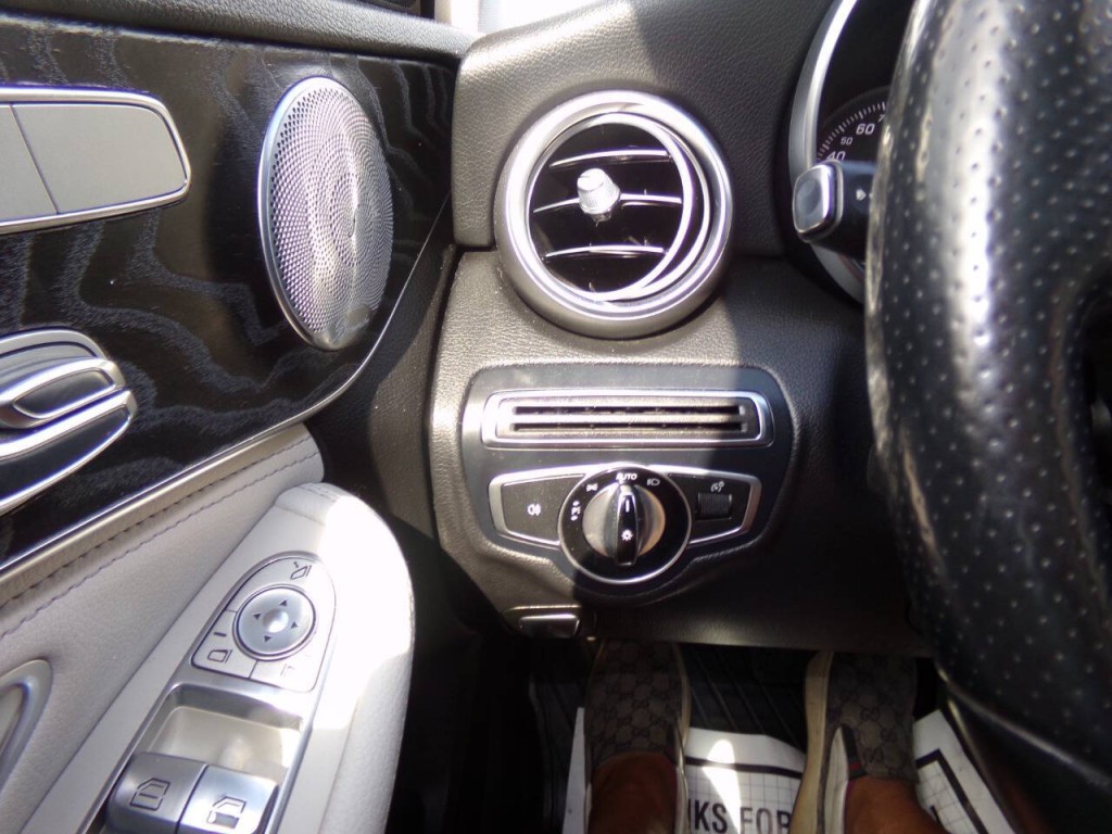 2016 Mercedes-Benz C-Class Image 56