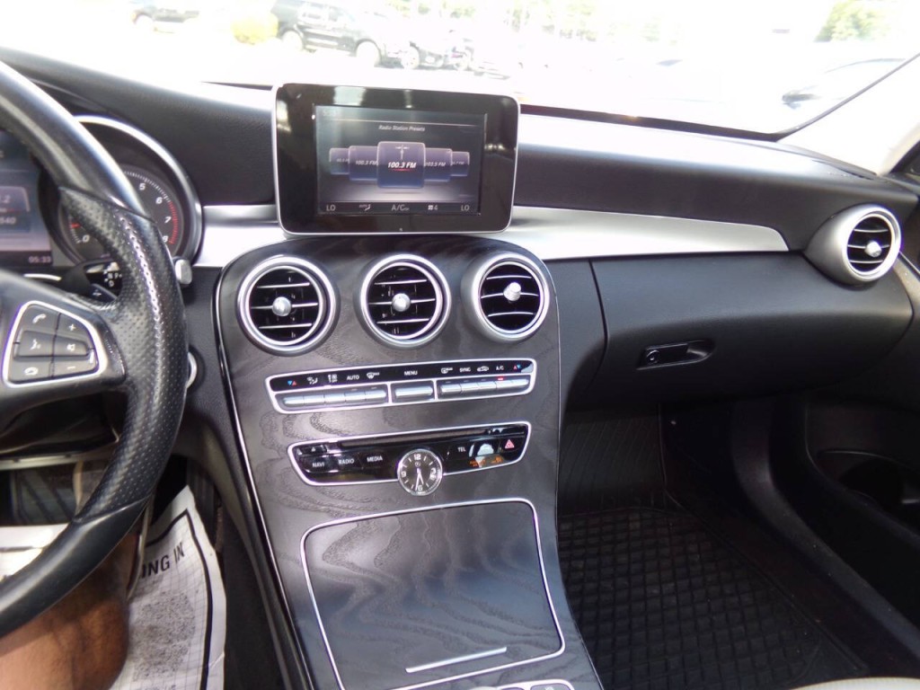 2016 Mercedes-Benz C-Class Image 59