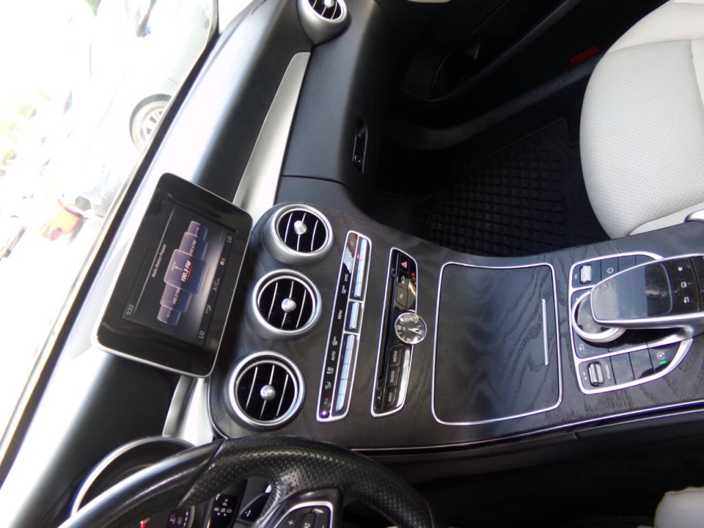 2016 Mercedes-Benz C-Class Image 60