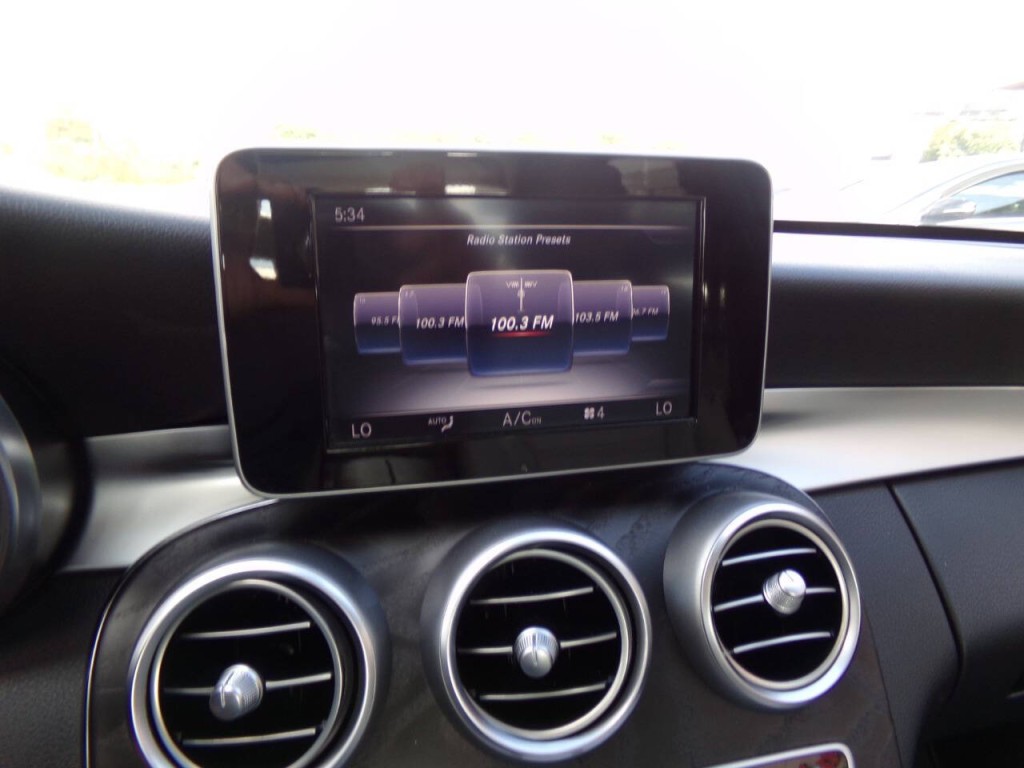 2016 Mercedes-Benz C-Class Image 64