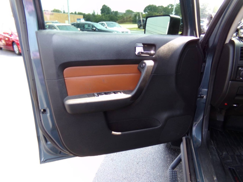 2006 HUMMER H3 Image 15