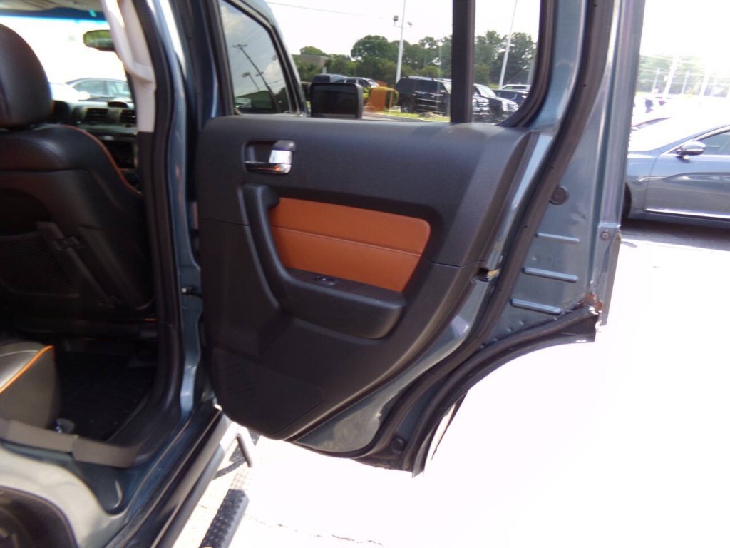 2006 HUMMER H3 Image 29