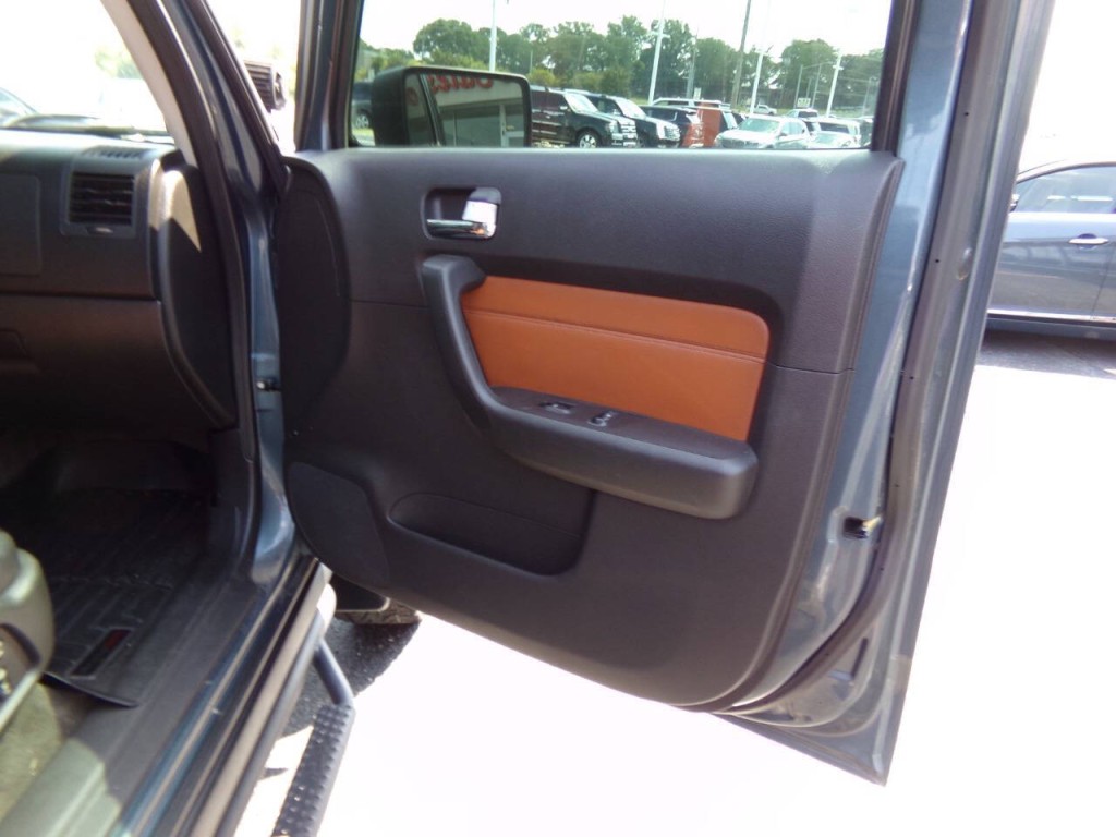 2006 HUMMER H3 Image 33