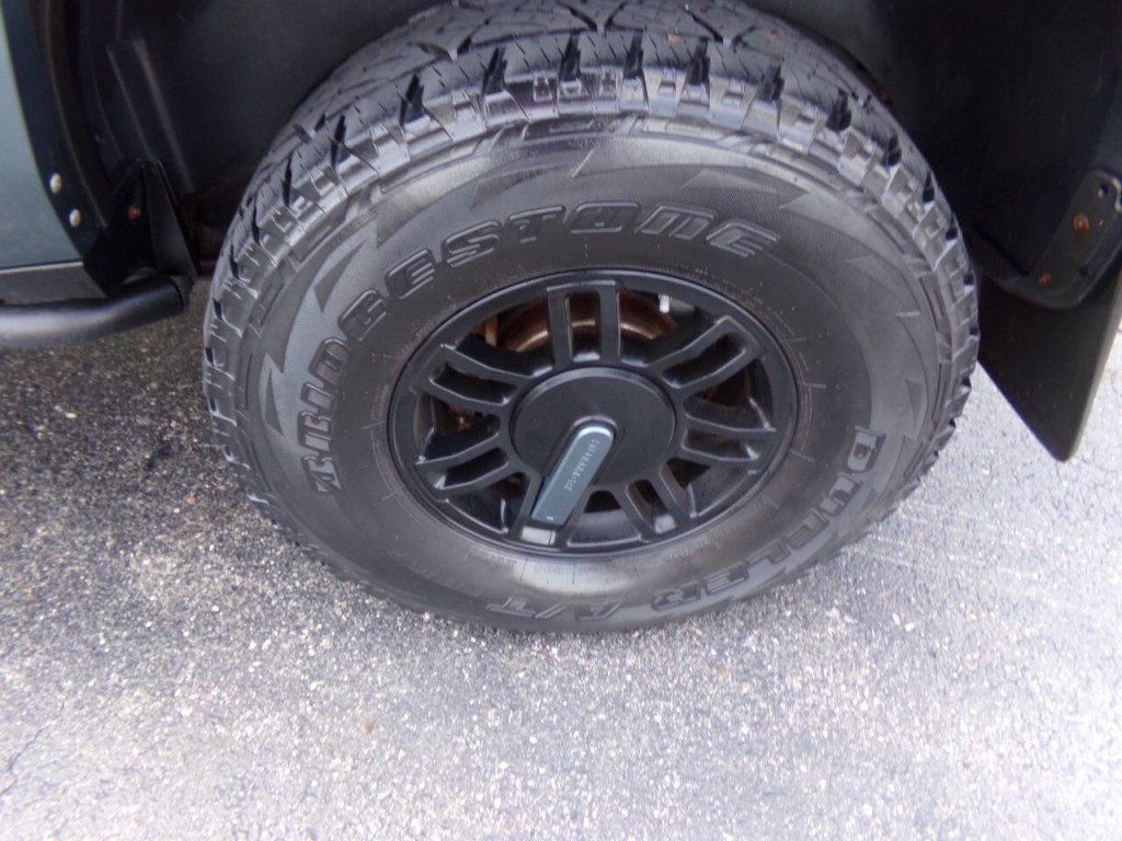 2006 HUMMER H3 Image 46