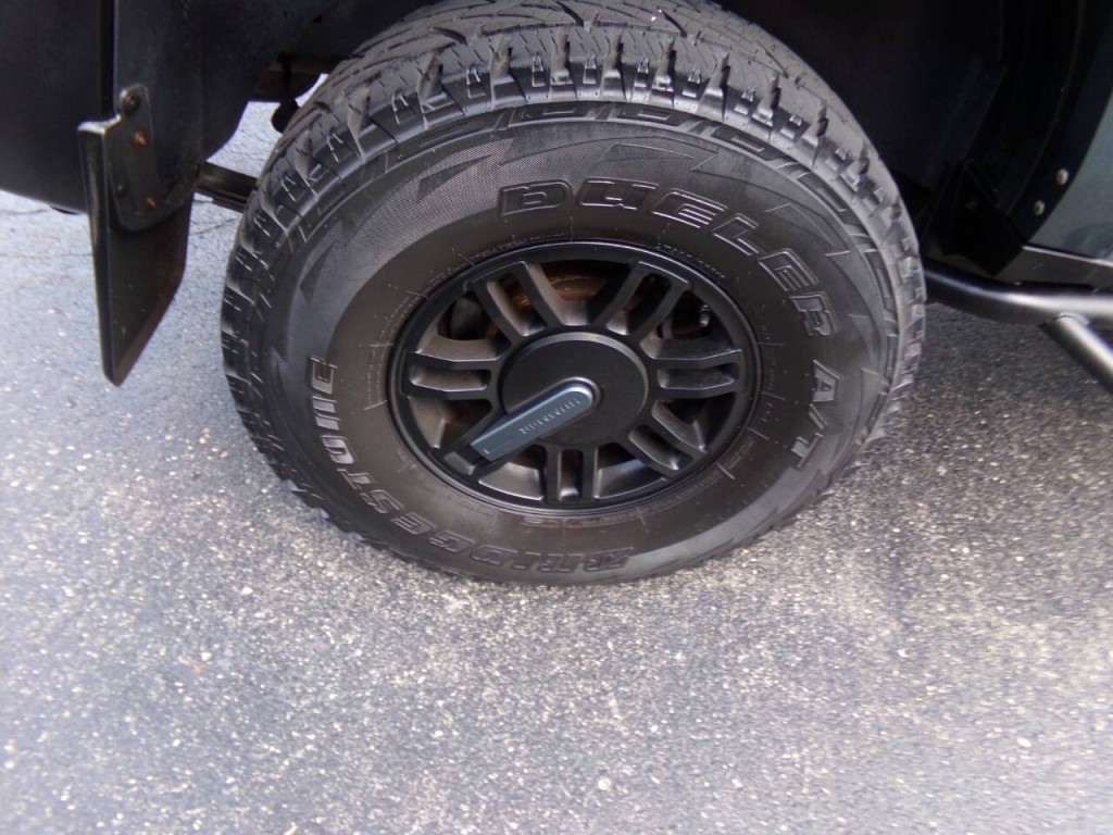 2006 HUMMER H3 Image 51