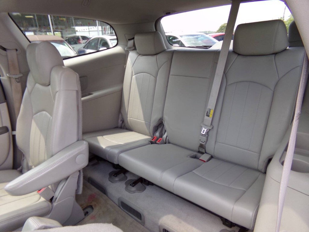 2009 Buick Enclave Image 17