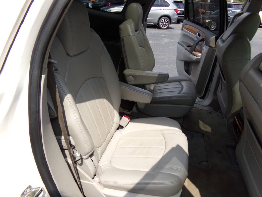 2009 Buick Enclave Image 25
